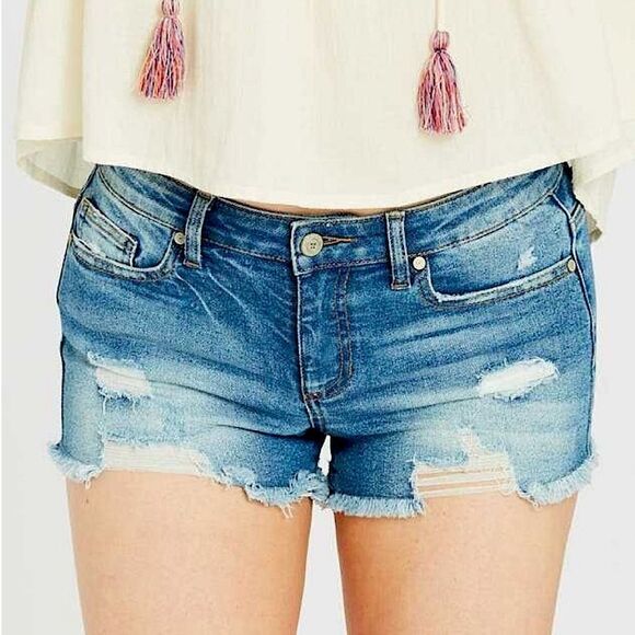Altar’d State Distressed Mid-rise Denim Shorts Size 3 Juniors Medium Wash